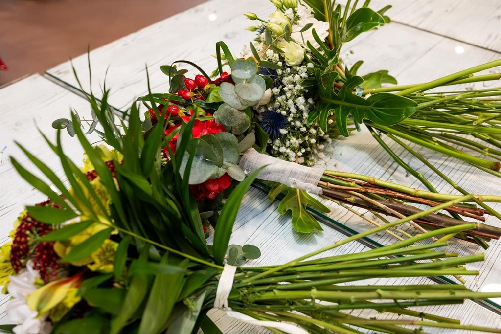 ¿Por qué los cementerios se llenan de flores el Día de Todos los Santos?